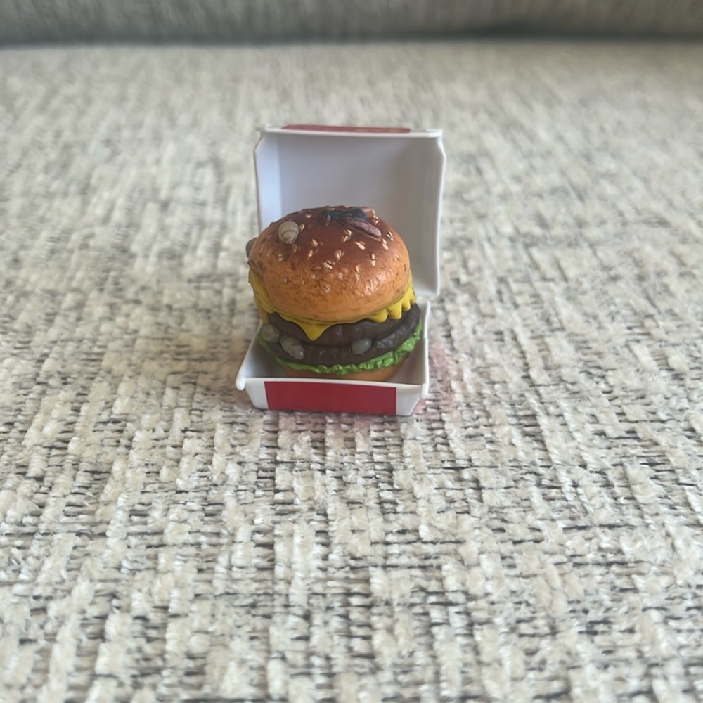 Mega Gross Minis McMaggot Burger
